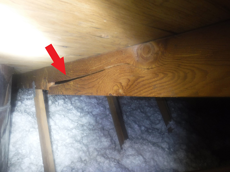 Crack in roof truss